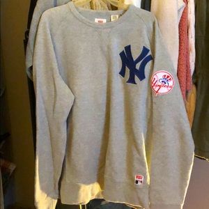 NY Yankees x Levi’s Knit Sweatshirt w Patches